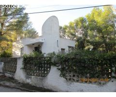 CHALET EN ZONA RESIDENCIAL, A DOS KM DEL CENTRO URBANO