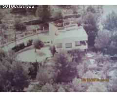 CHALET EN ZONA RESIDENCIAL, A DOS KM DEL CENTRO URBANO