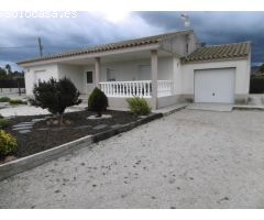 En venta dos chalets en la misma parcela, uno de ellos esta dado de alta como casa rural.
