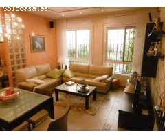 En venta espléndida casa en Tortosa (St. Llatzer) con piscina comunitaria