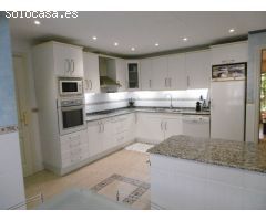 En venta espléndida casa en Tortosa (St. Llatzer) con piscina comunitaria