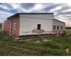 FINCA RUSTICA CON CASA Y PISCINA EN JESUS