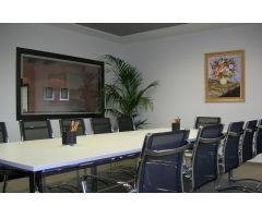 ALQUILER DE NAVE + OFICINAS EN CARRETERA DE ALQUERÍAS: ACCESOS INMEJORABLES Y DISEÑO FUNCIONAL