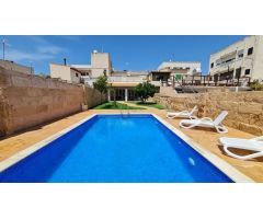 Chalet con piscina en Cala Gamba