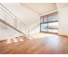 Tu vida empieza aquí: loft exclusivo con firma arquitectónica