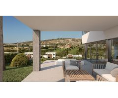 VILLA DE DISEñO MODERNO CON VISTAS AL GOLF