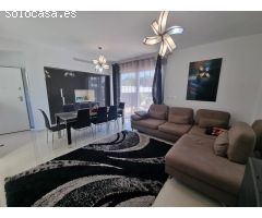 Villa en Orihuela Costa, de 4 dorm, con jardin,  solarium, piscina privada y gran aparcamento!!!