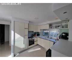Villa en Orihuela Costa, de 4 dorm, con jardin,  solarium, piscina privada y gran aparcamento!!!