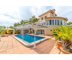 Impressive Villa with Heated Pool in Pinar de Campoverde