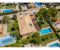 VILLA EN ORIHUELA COSTA