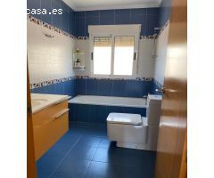 Chalet de 3 Hab, 2 Baños en Los Balcones!!!
