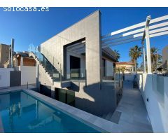 FANTASTICA VILLA MEDITERRANEA A 60 m DE LA PLAYA Y CON VISTAS AL MAR!!!