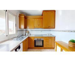 ???? Ático con encanto junto al centro y la playa – Luz, amplitud y una terraza para disfrutar