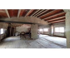 CASA CON FACHADA DE 12,5M Y ENTRADA POR DOS CALLES
