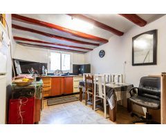 CASA PARA ENTRA A VIVIR, EN EL CENTRO DEL PUEBLO