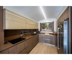 ESPECTACULAR CASA SEÑORIAL CON MÁS DE 8M DE FACHADA, EN EL CORAZÓN DE LA CIUDAD.