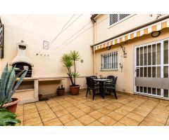 CASA MUY BIEN CONSERVADA, EN EL CENTRO DE SENTMENAT