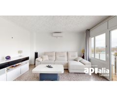 CASA ADOSADA, IDEAL PARA 2 FAMILIAS. EN BARBERÀ DEL VALLÈS