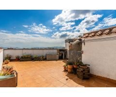 ÁTICO DÚPLEX CON TERRAZA EN LA CREU DE BARBERÁ