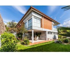 CHALET EN PARCELA DE 606 M2, EN CASTELLARNAU