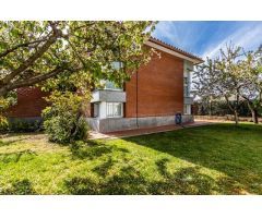 CHALET EN PARCELA DE 606 M2, EN CASTELLARNAU