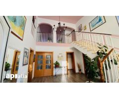 EXCLUSIVO CHALET A CUATRO VIENTOS, EN CASTELLARNAU