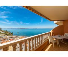 ¡Tu paraíso en La Manga del Mar Menor, con gran terraza, garaje y piscina!