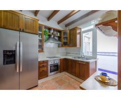 Chalet con gran parcela y piscina privada