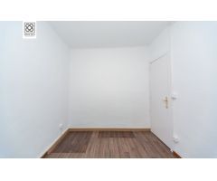 PISO EN VENTA EN CARRER DE SANTA MADRONA