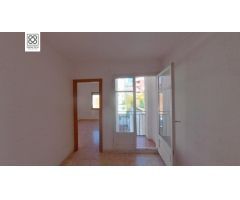 PISO EN VENTA EN CALLE SICILIA, SANTA COLOMA