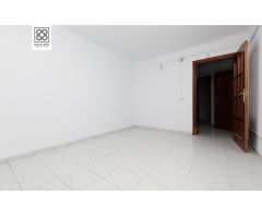 PISO EN VENTA EN PSG. VALLDAURA, BARCELONA