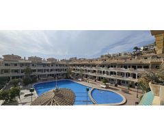 Ático en el Puerto de Mazarrón con Piscina Comunitaria y Terraza Solárium