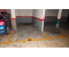 GARAJE EN CALLE ESQUIROZ!!