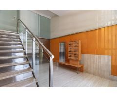 amplio piso de 150m2 útiles y 5 hab en c/abejeras,6