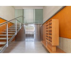 amplio piso de 150m2 útiles y 5 hab en c/abejeras,6
