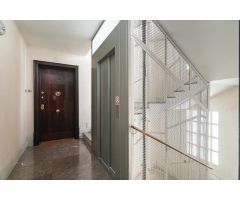 amplio piso de 150m2 útiles y 5 hab en c/abejeras,6