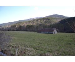 ISABA: VENTA FINCA RÚSTICA CON BORDA EN CARRETERA ISABA-BELAGUA DE 16.228,75 m2