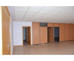 Polígono Galaria: Se alquila amplia Oficina con gran sala y 2 despachos junto a la Morea
