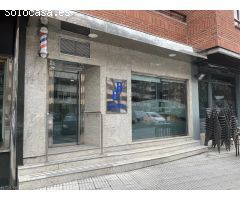 ¡Oportunidad única de alquiler de local comercial en el corazón de Iturrama!