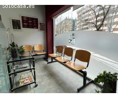 ¡Oportunidad única de alquiler de local comercial en el corazón de Iturrama!
