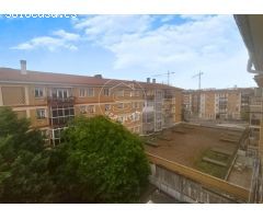Luminoso piso de 3 habitaciones con terraza acristalada en la Txantrea