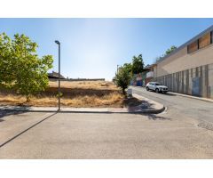 Venta de solar urbano de 258 m2 en Otura (Granada)