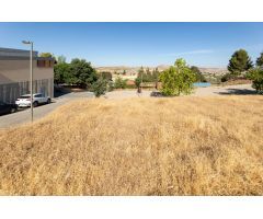 Venta de solar urbano de 258 m2 en Otura (Granada)