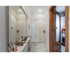 ¡PISAZO CON TERRAZA Y RESIDENCIAL CON PISCINA EN OGIJARES!