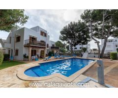 Conjunto de apartamentos con licencia turística en Cala Ferrera - Oportunidad para inversores.