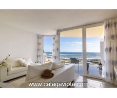 Casa en tres alturas con vistas al mar