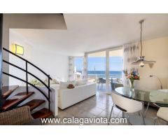 Casa en tres alturas con vistas al mar