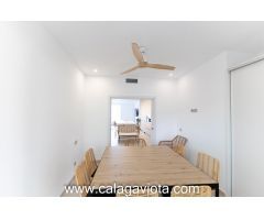 Planta baja con piscina privada y amplias terrazas