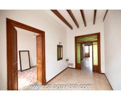 Casa con gran potencial en Es Llombards