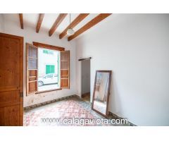 Casa con gran potencial en Es Llombards